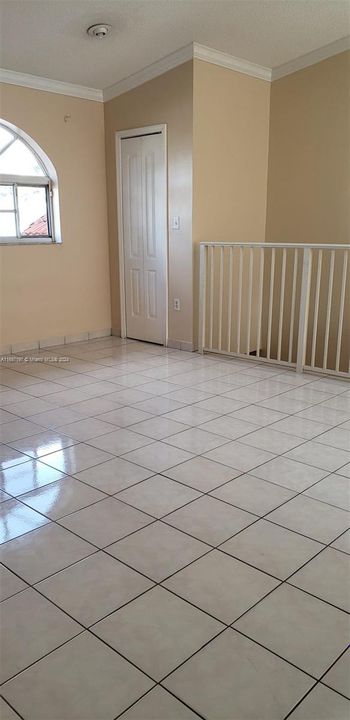 En Venta: $299,000 (2 camas, 2 baños, 990 Pies cuadrados)