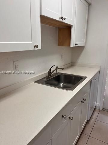 For Sale: $305,000 (1 beds, 1 baths, 616 Square Feet)