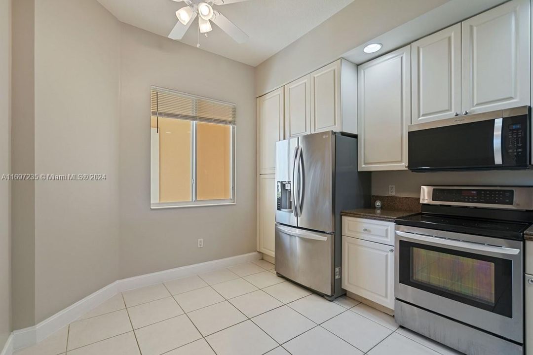 For Rent: $2,400 (2 beds, 2 baths, 1989 Square Feet)