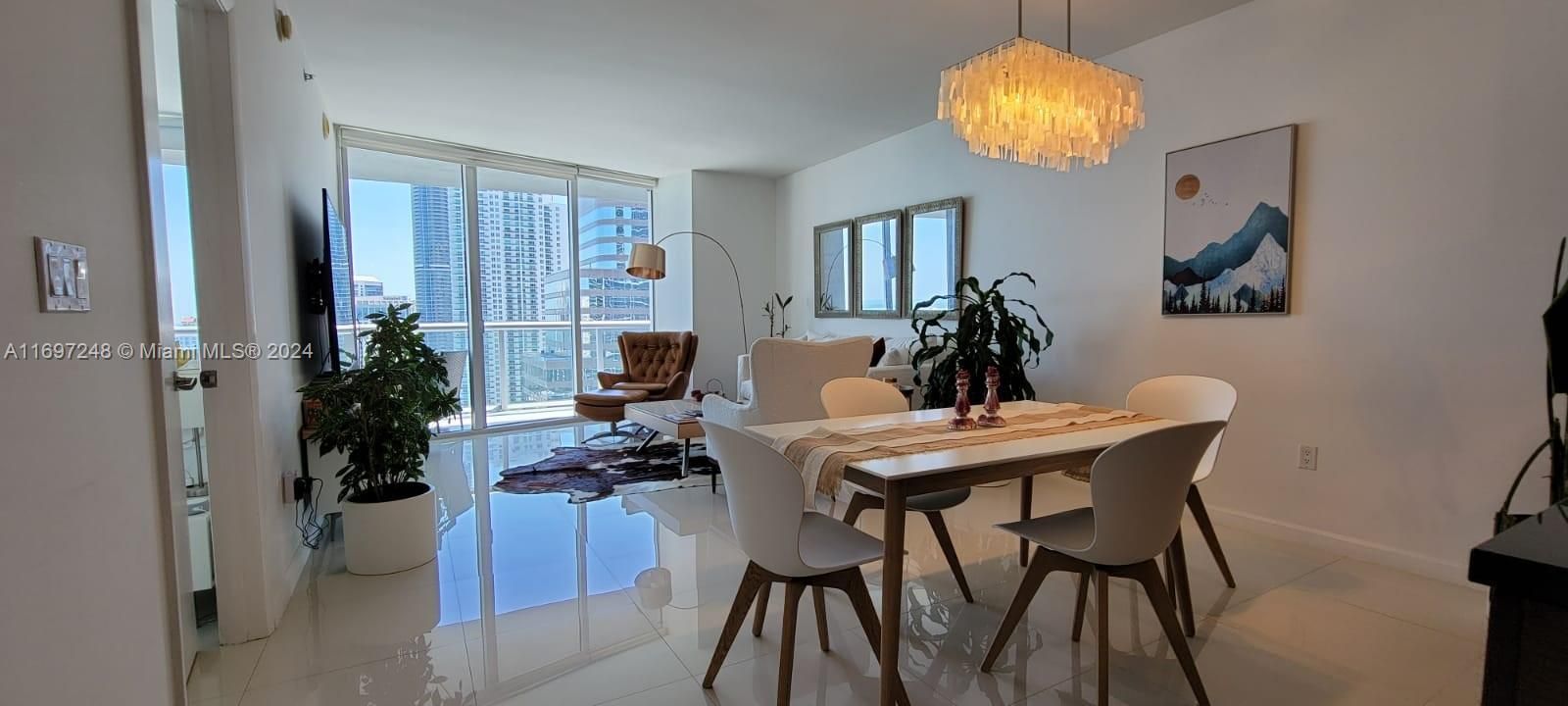 For Sale: $705,000 (1 beds, 1 baths, 1035 Square Feet)