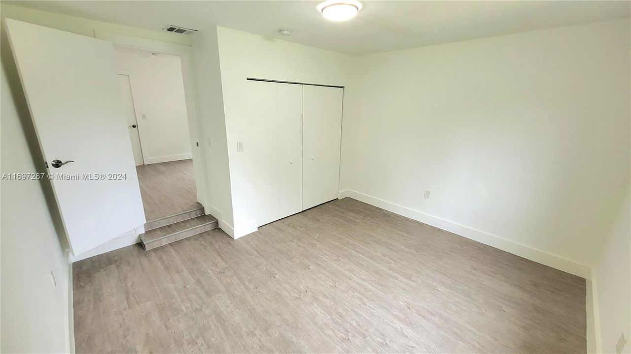 For Rent: $2,800 (2 beds, 1 baths, 1456 Square Feet)