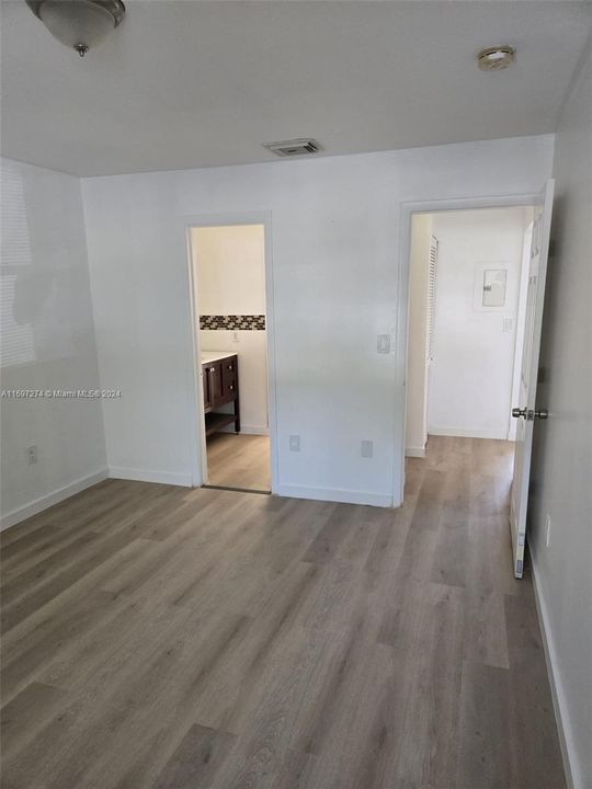 For Rent: $2,300 (2 beds, 2 baths, 1290 Square Feet)