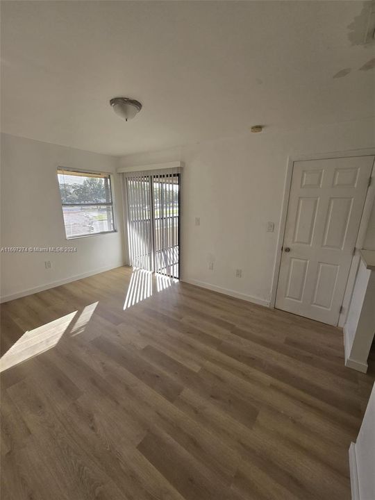 For Rent: $2,300 (2 beds, 2 baths, 1290 Square Feet)