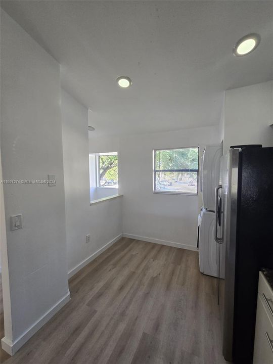 For Rent: $2,300 (2 beds, 2 baths, 1290 Square Feet)