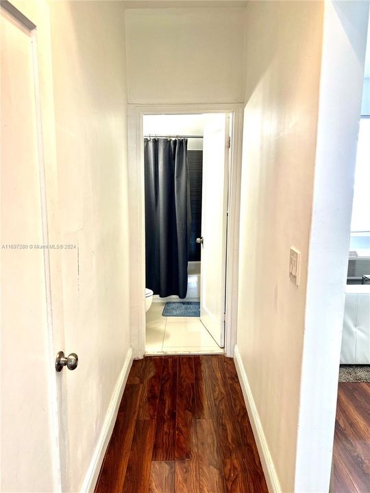 For Rent: $2,250 (1 beds, 1 baths, 674 Square Feet)