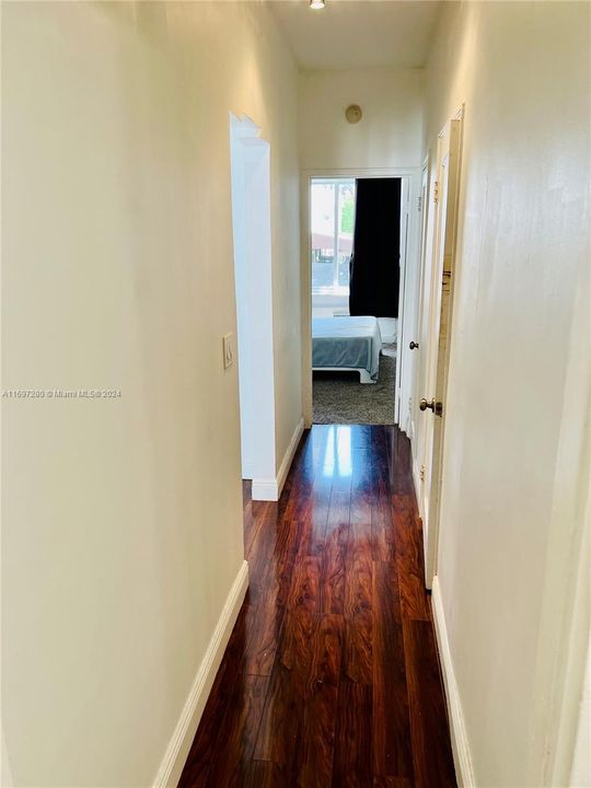 For Rent: $2,250 (1 beds, 1 baths, 674 Square Feet)