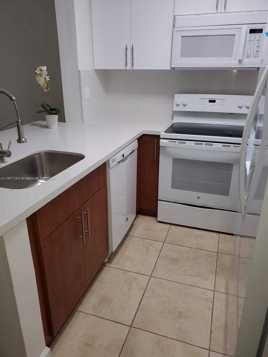 For Rent: $3,000 (4 beds, 2 baths, 1282 Square Feet)