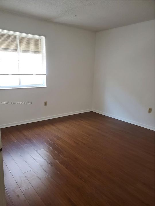 For Rent: $3,000 (4 beds, 2 baths, 1282 Square Feet)