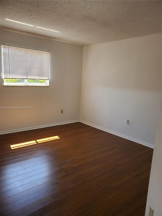 For Rent: $3,000 (4 beds, 2 baths, 1282 Square Feet)