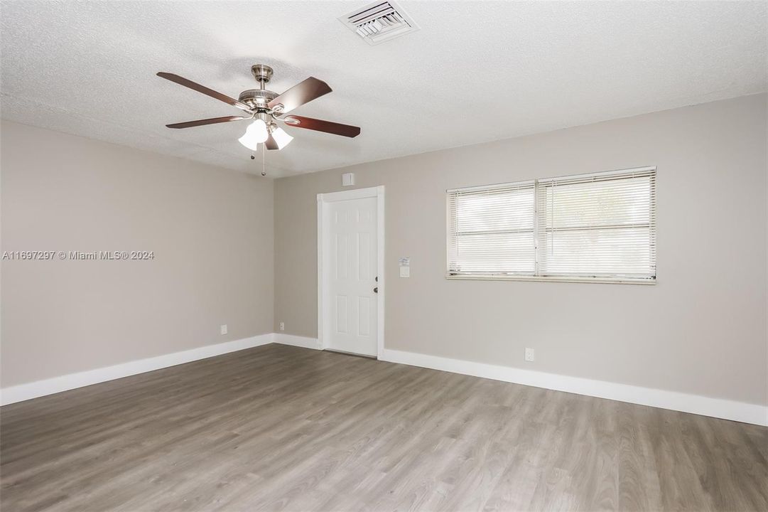 For Rent: $2,525 (3 beds, 2 baths, 1680 Square Feet)