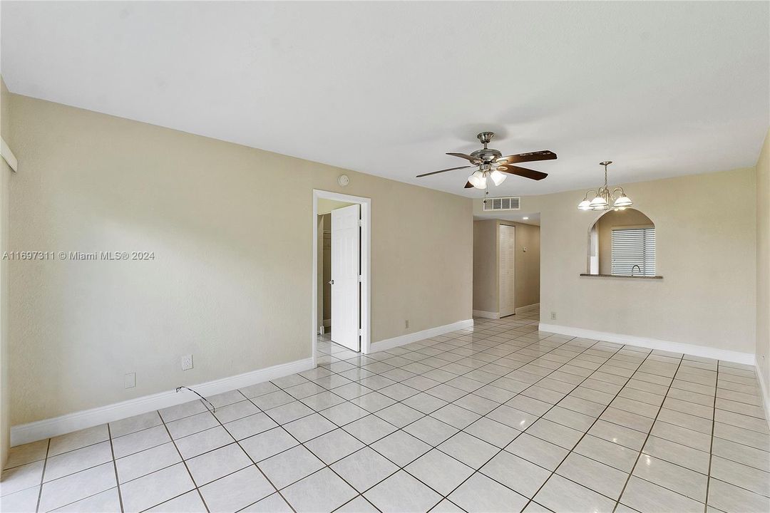 For Rent: $2,100 (2 beds, 2 baths, 832 Square Feet)