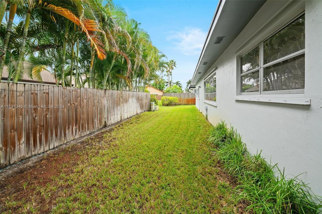 For Sale: $640,000 (3 beds, 2 baths, 1944 Square Feet)