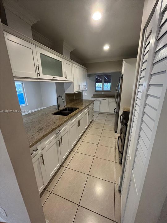 For Rent: $3,200 (3 beds, 2 baths, 1509 Square Feet)