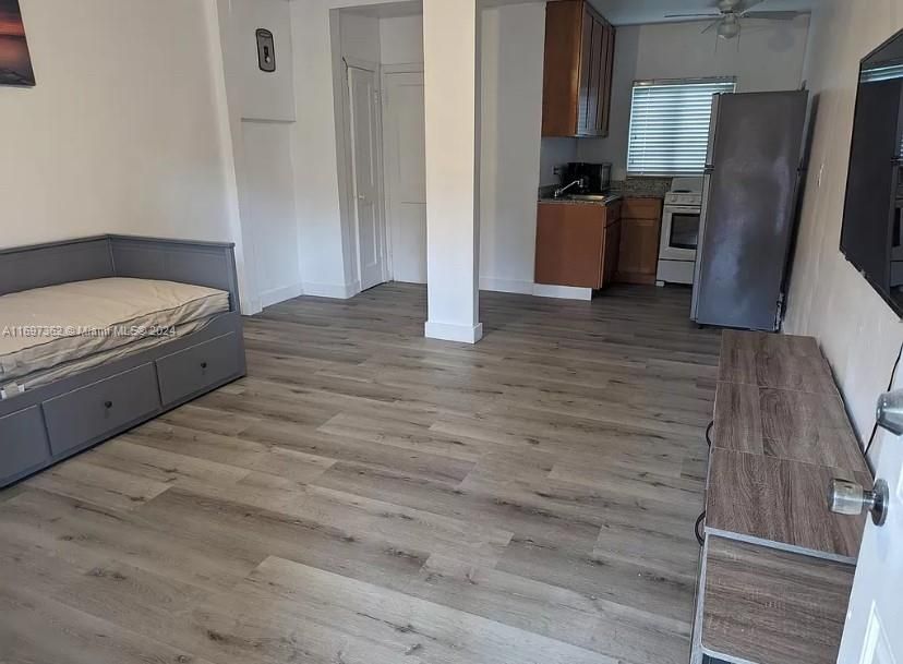 For Rent: $1,500 (0 beds, 1 baths, 1800 Square Feet)