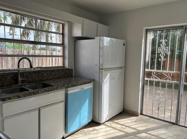 For Rent: $3,335 (3 beds, 2 baths, 1425 Square Feet)