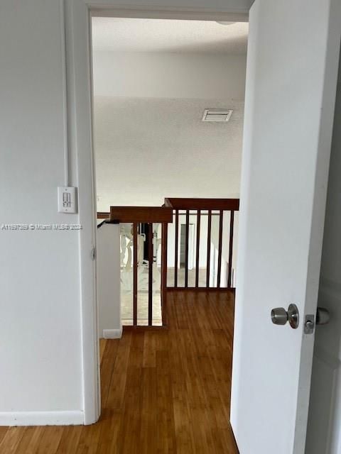 For Rent: $3,335 (3 beds, 2 baths, 1425 Square Feet)