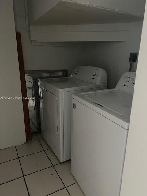 For Rent: $3,335 (3 beds, 2 baths, 1425 Square Feet)