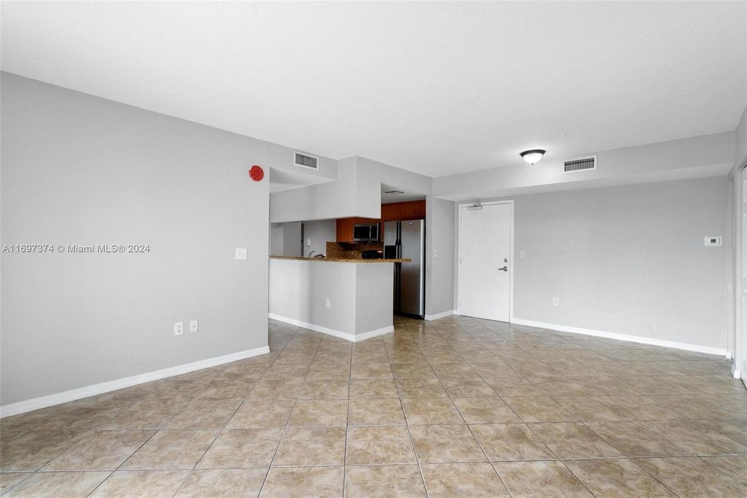 For Rent: $2,500 (2 beds, 2 baths, 891 Square Feet)