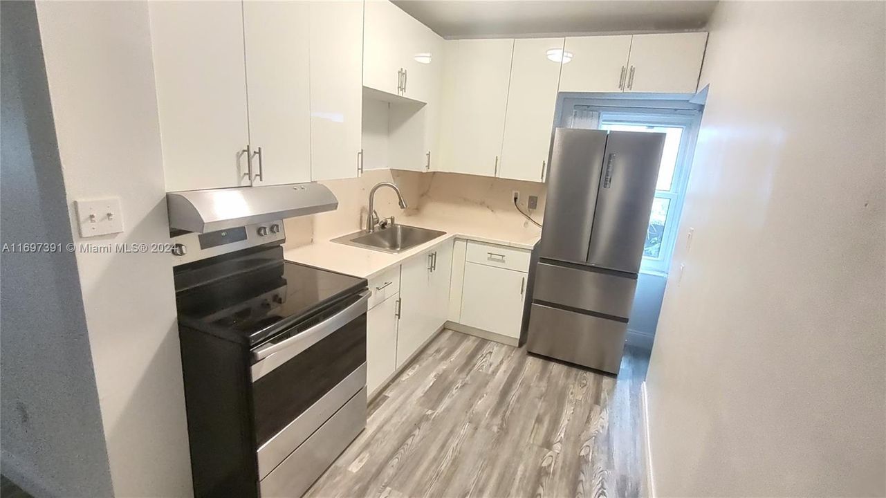 For Rent: $2,995 (3 beds, 3 baths, 1511 Square Feet)