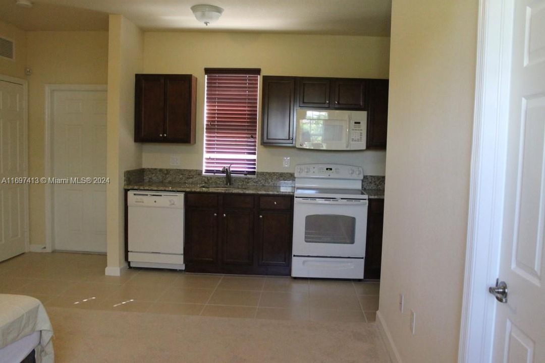 For Rent: $4,800 (3 beds, 4 baths, 2640 Square Feet)