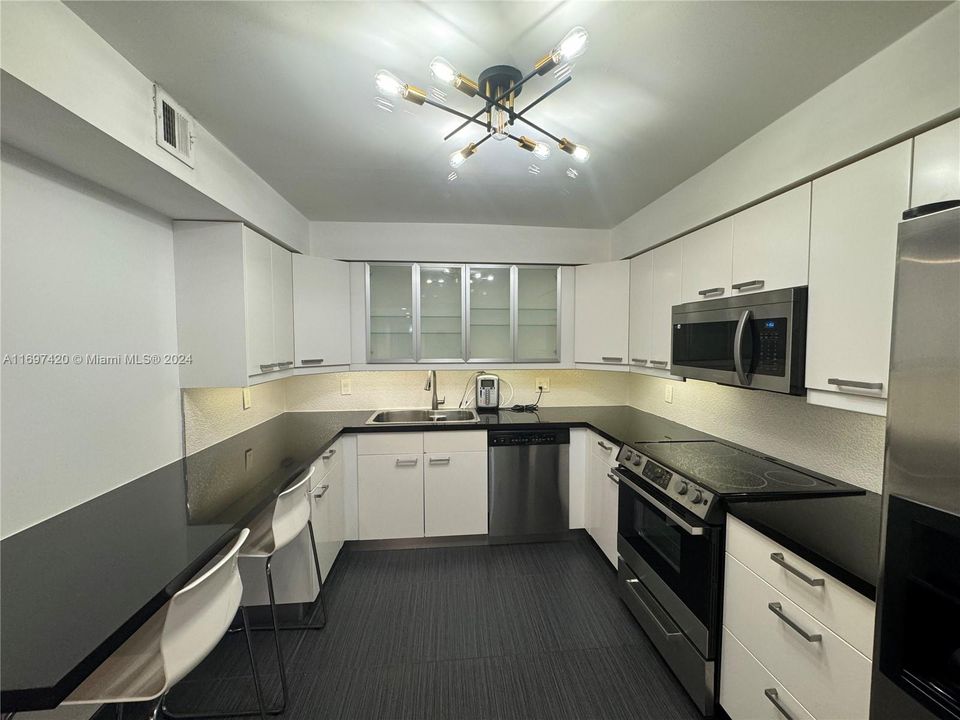 For Rent: $2,600 (2 beds, 2 baths, 1235 Square Feet)