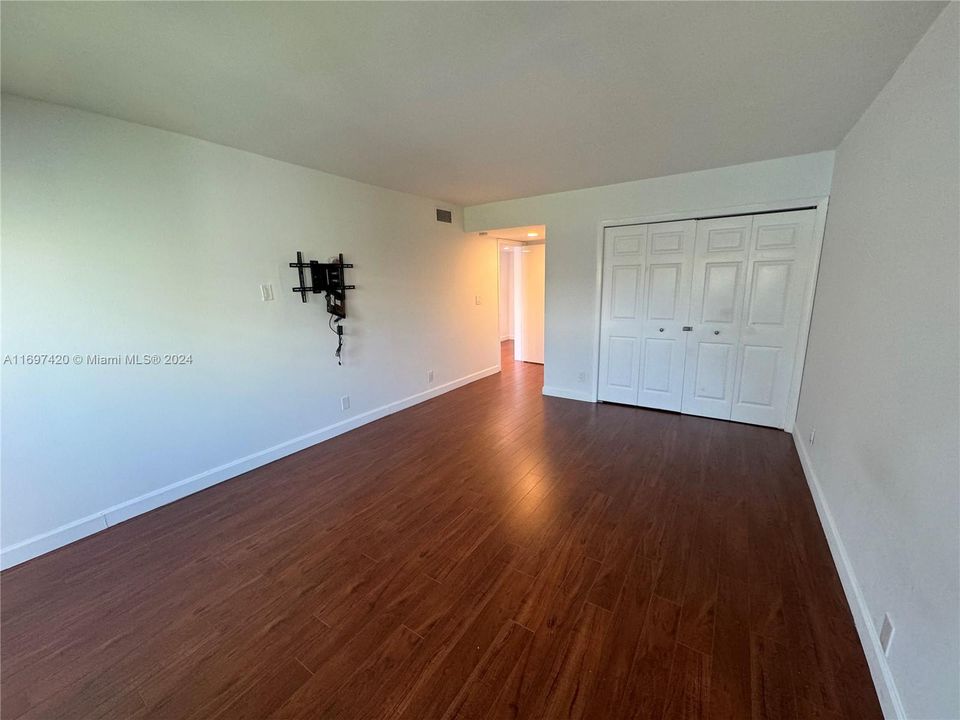 For Rent: $2,600 (2 beds, 2 baths, 1235 Square Feet)