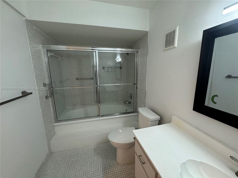 For Rent: $2,600 (2 beds, 2 baths, 1235 Square Feet)