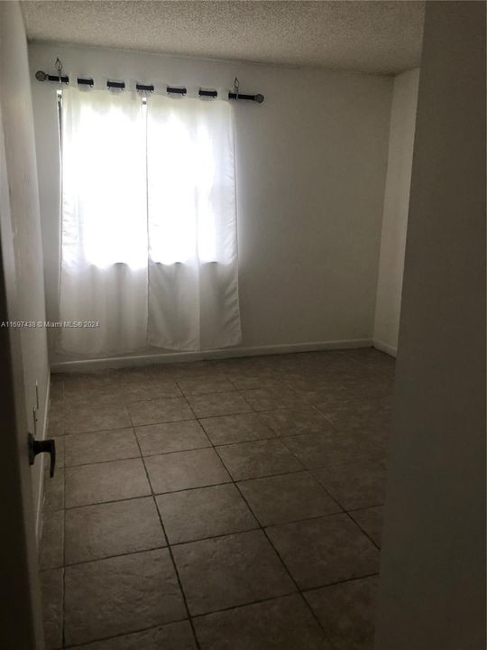 For Rent: $2,500 (2 beds, 2 baths, 1000 Square Feet)