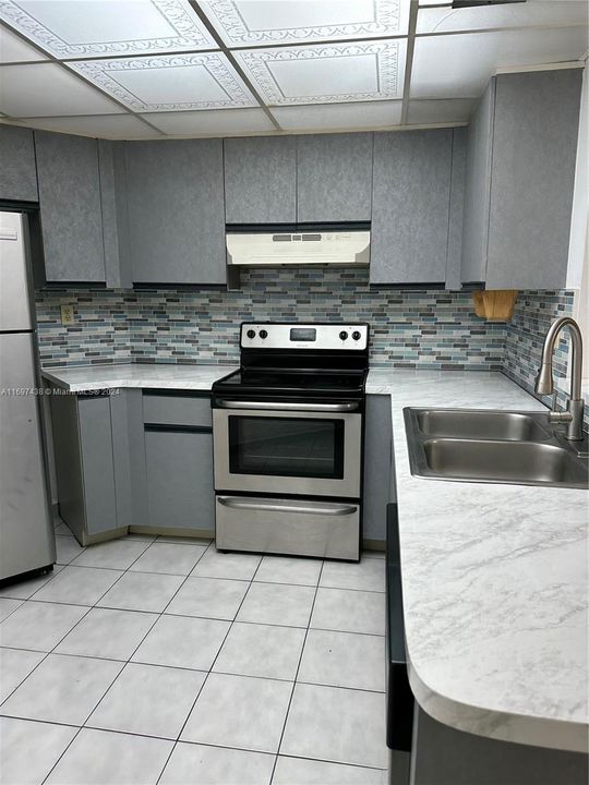 For Rent: $2,500 (2 beds, 2 baths, 1000 Square Feet)