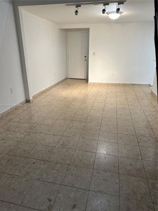 For Rent: $2,500 (2 beds, 2 baths, 1000 Square Feet)