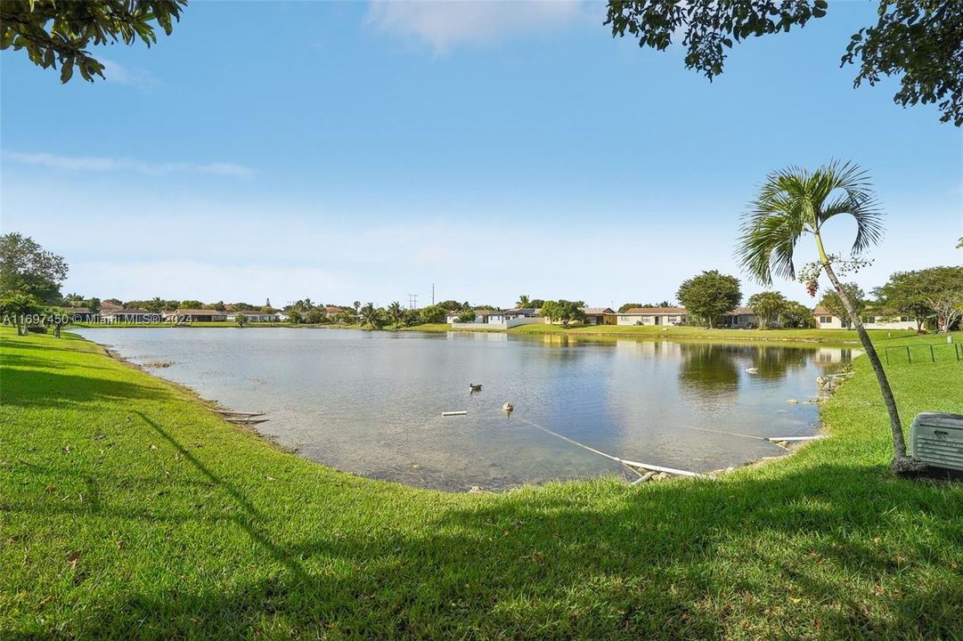 For Sale: $550,000 (3 beds, 2 baths, 1752 Square Feet)