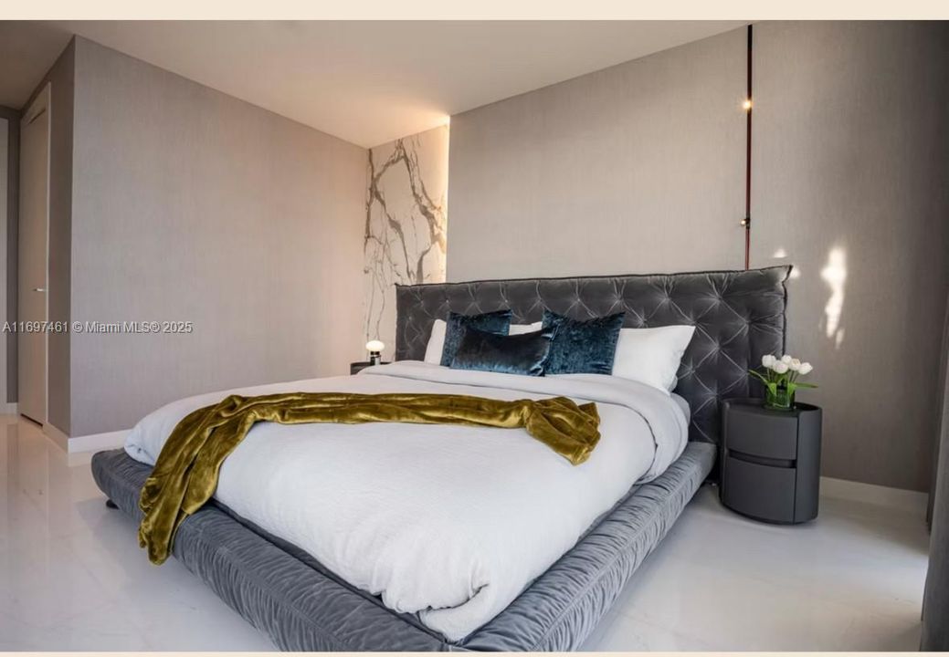 Recently Rented: $20,500 (3 beds, 3 baths, 1921 Square Feet)