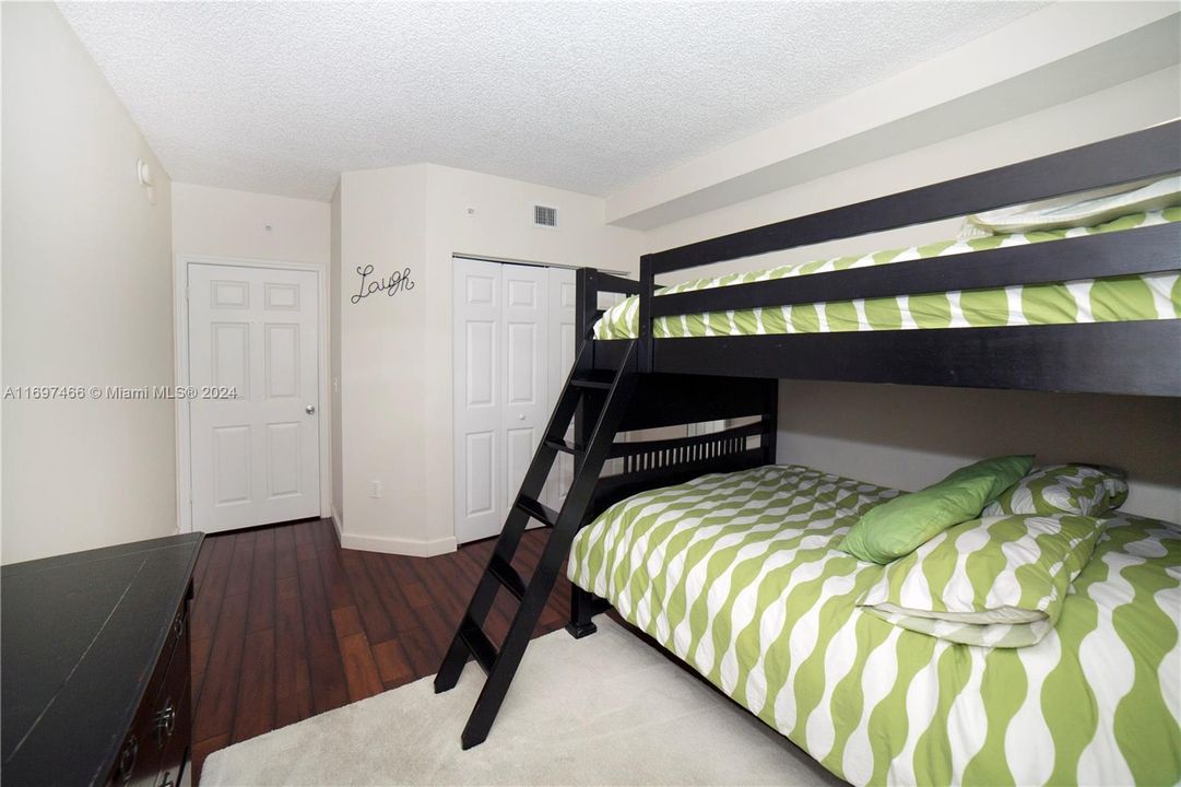 For Rent: $3,000 (2 beds, 2 baths, 1024 Square Feet)