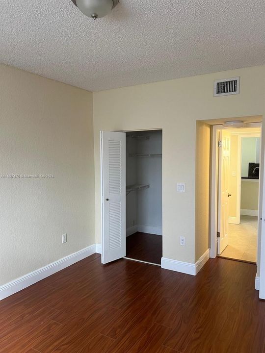 For Rent: $1,725 (1 beds, 1 baths, 844 Square Feet)