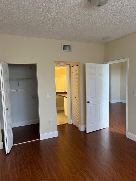 For Rent: $1,725 (1 beds, 1 baths, 844 Square Feet)