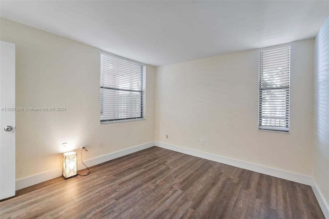 For Rent: $2,300 (2 beds, 2 baths, 834 Square Feet)