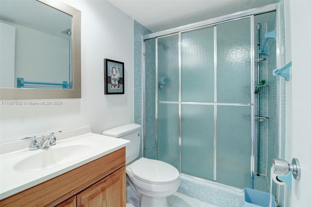 For Sale: $240,000 (2 beds, 2 baths, 1064 Square Feet)