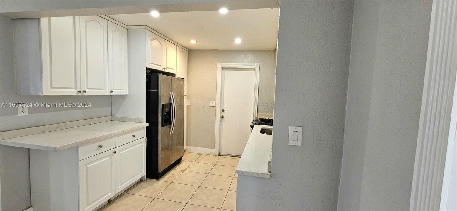 For Sale: $430,000 (3 beds, 1 baths, 1053 Square Feet)