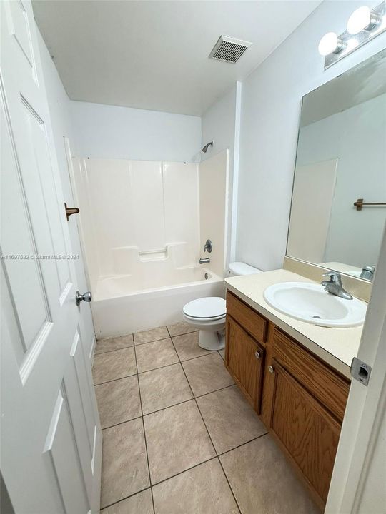 For Rent: $1,950 (3 beds, 2 baths, 1189 Square Feet)