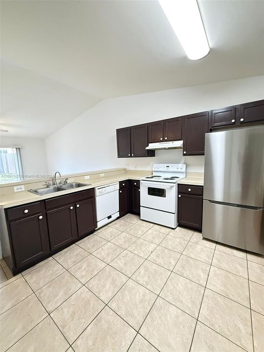 For Rent: $1,950 (3 beds, 2 baths, 1189 Square Feet)