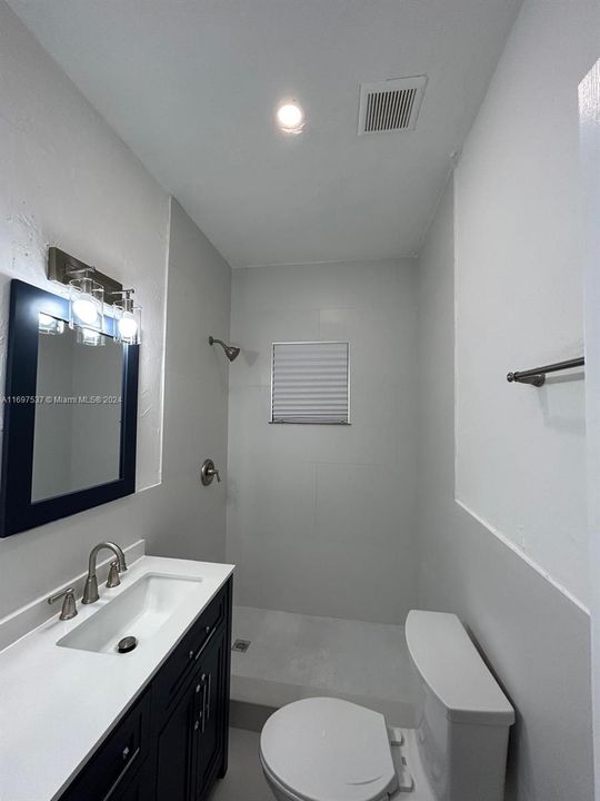 For Sale: $473,000 (2 beds, 1 baths, 1242 Square Feet)