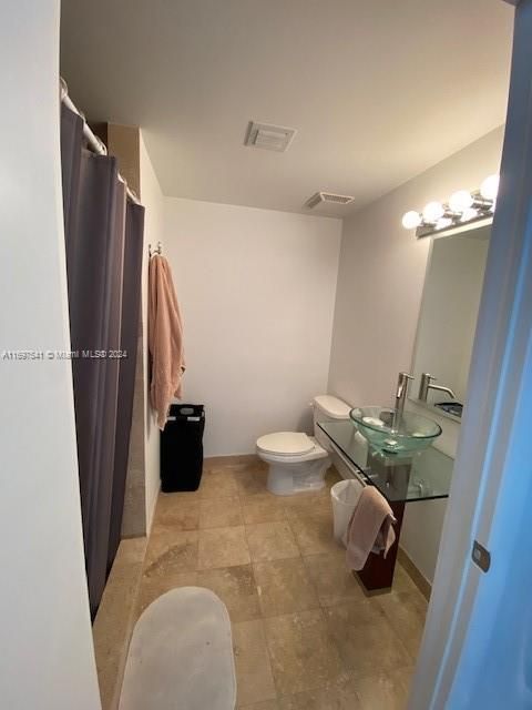 For Rent: $3,850 (2 beds, 2 baths, 1075 Square Feet)