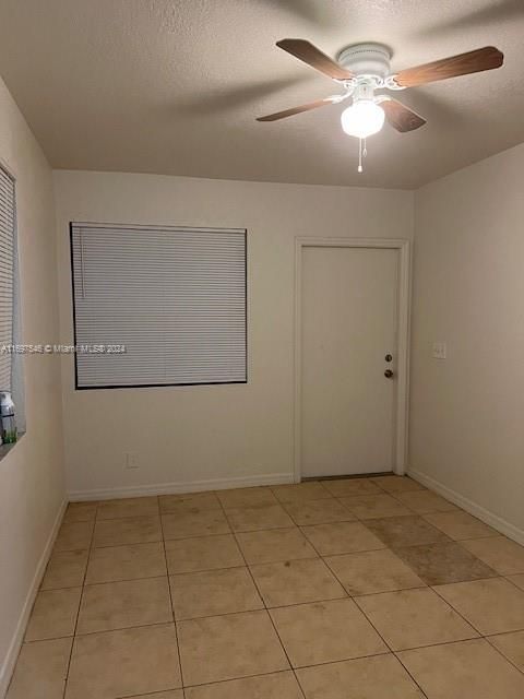 For Rent: $1,550 (1 beds, 1 baths, 976 Square Feet)