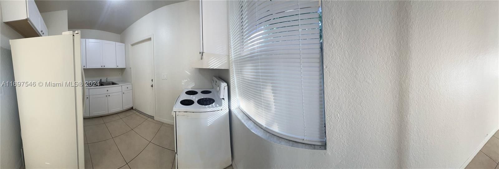 For Rent: $1,550 (1 beds, 1 baths, 976 Square Feet)