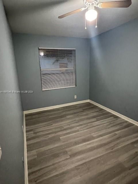 For Rent: $1,550 (1 beds, 1 baths, 976 Square Feet)