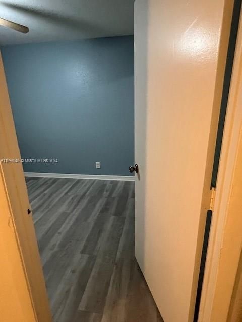 For Rent: $1,550 (1 beds, 1 baths, 976 Square Feet)