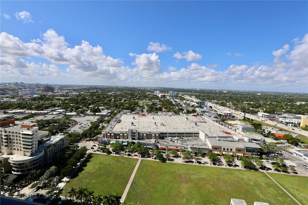 For Sale: $739,000 (2 beds, 2 baths, 972 Square Feet)