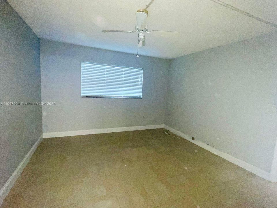 For Sale: $145,900 (2 beds, 2 baths, 850 Square Feet)