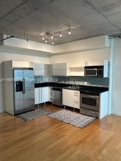 For Rent: $2,395 (0 beds, 1 baths, 638 Square Feet)