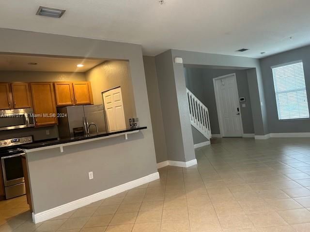 For Rent: $3,200 (3 beds, 3 baths, 1712 Square Feet)